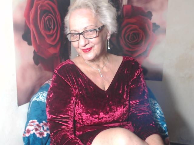 DivaDiamondsIrene - Live porn &amp; sex cam - 19169834