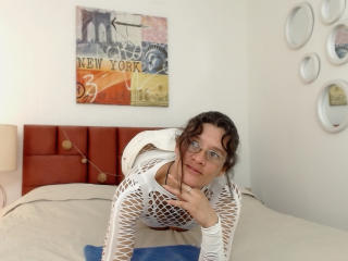 SereneClarks - Live sex cam - 19174894