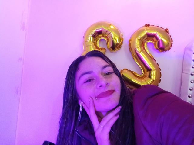 AtheneaRossi - Sexe cam en vivo - 19177986