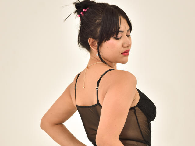 IrinaShery - Live Sex Cam - 19186202