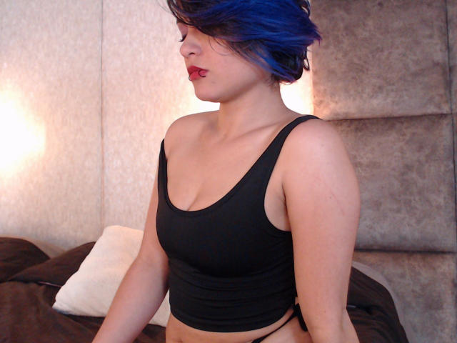 CassieJones - Live Sex Cam - 19192690