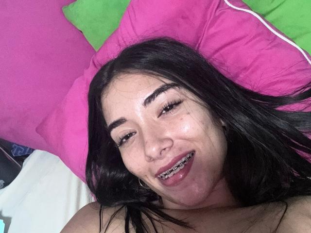 SharonKlart - Live Sex Cam - 19192750