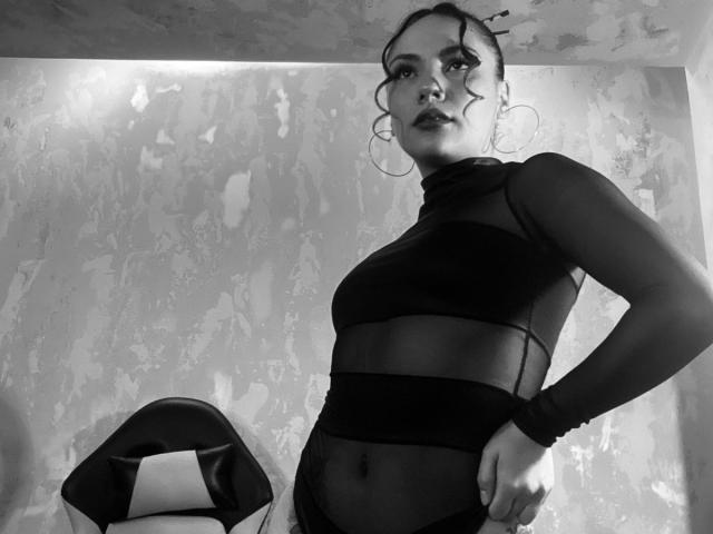 ValeryHarllow - Live sex cam - 19193698