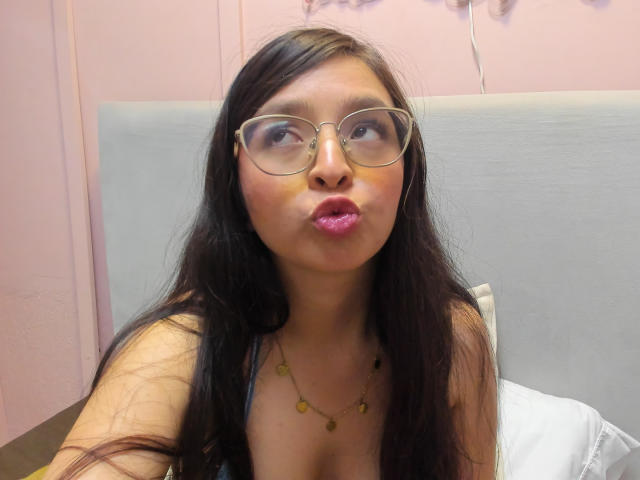 EvaMcAllister - Live Sex Cam - 19194930