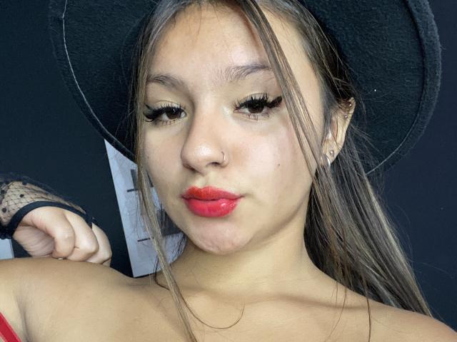 AlessiaFerry - Live porn &amp; sex cam - 19201882
