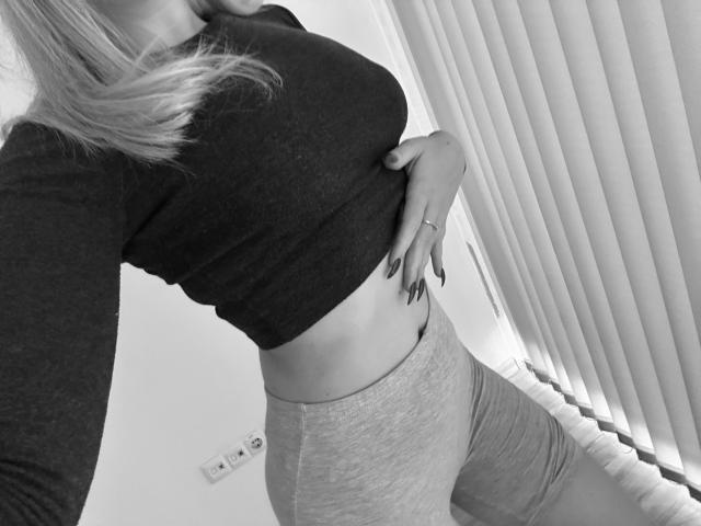 SugarrX - Live sex cam - 19211866