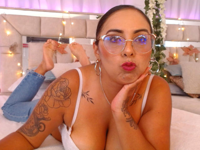 ChloeMarss - פורנו בשידור חי ומצלמת סקס - 19220462