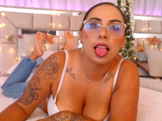 ChloeMarss - Live Sex Cam - 19220478