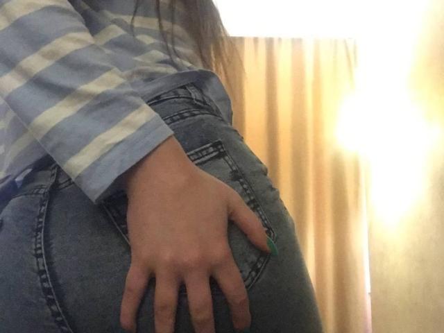 Fellinia - Live sex cam - 19224706