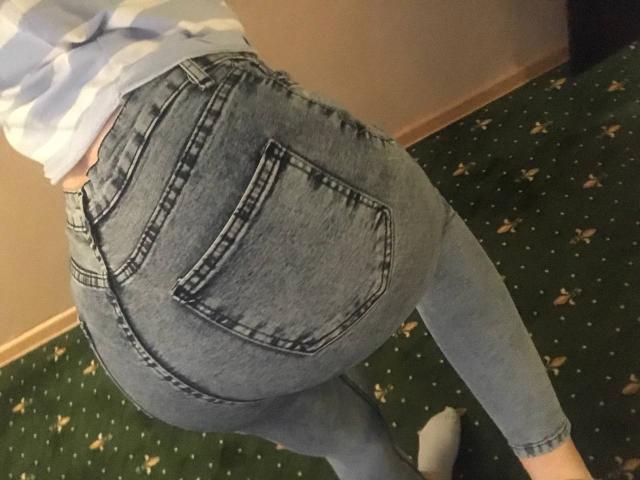 Fellinia - Live sex cam - 19224774