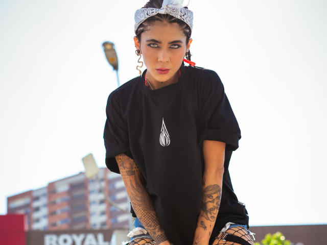 AmberLi - פורנו בשידור חי ומצלמת סקס - 19245754