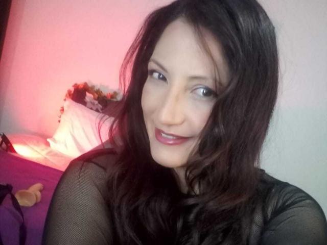 VeronicaJacobs - Live Sex Cam - 19257094