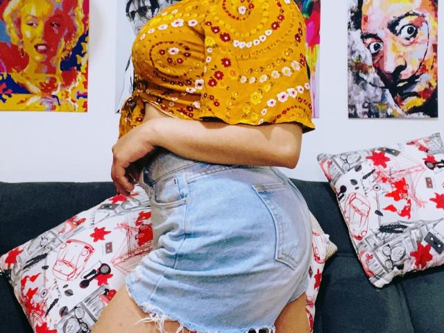 VikkyRose - Live sex cam - 19267370