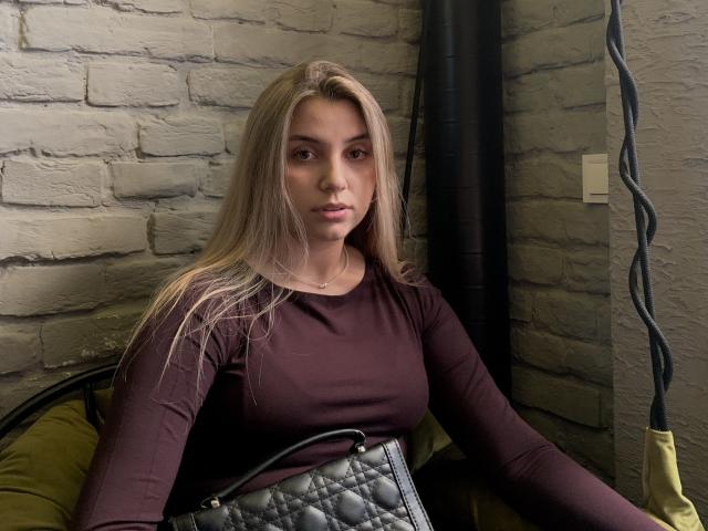 AnnaxBelleSweet - Live sex cam - 19286610