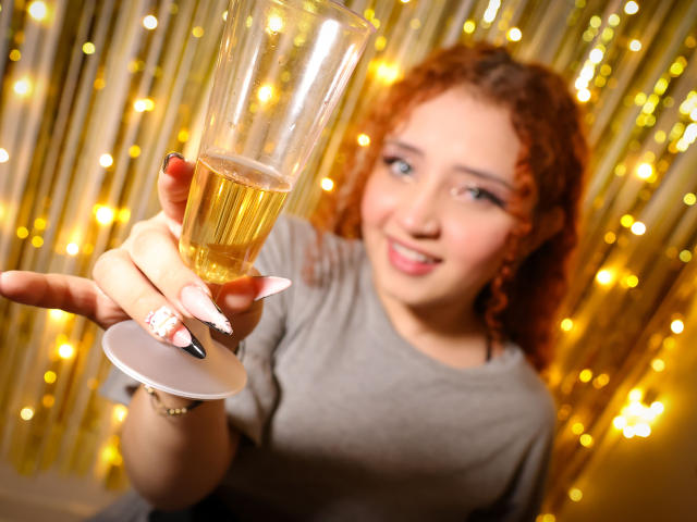 TracieLowe - Live Sex Cam - 19290234