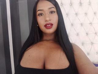 LauriyDubois - Live porn & sex cam - 19296222