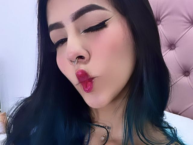 EmilieeSanchez - Live sex cam - 19297162