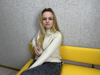 KseniaHopes - Live porn & sex cam - 19303922