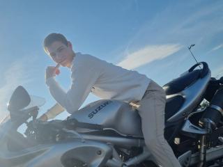 BradBert - Live sex cam - 19309674