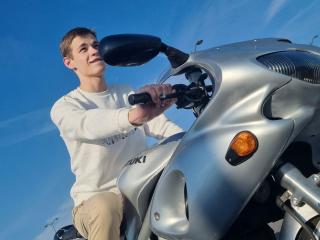 BradBert - Live sex cam - 19309682