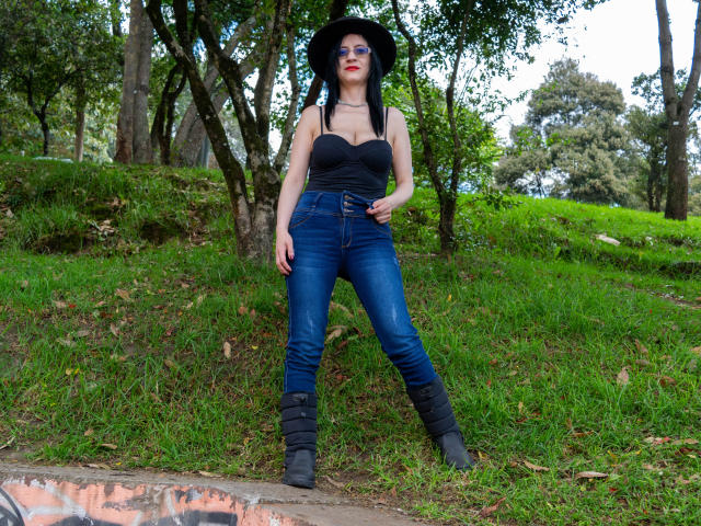 AlanaMoneth - Live sexe cam - 19311806