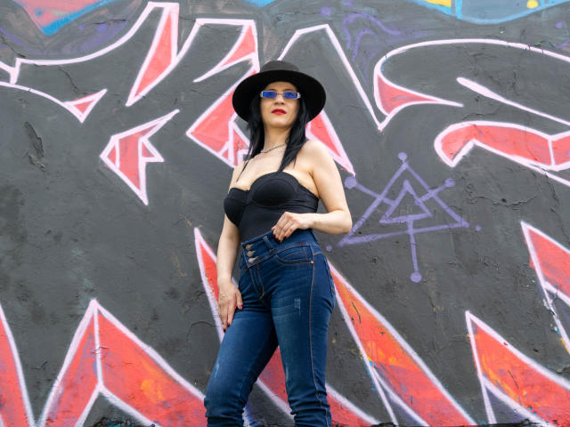 AlanaMoneth - Live Sex Cam - 19311850