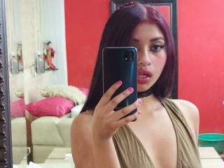 EmmaaRodriguez - Live Sex Cam - 19318406