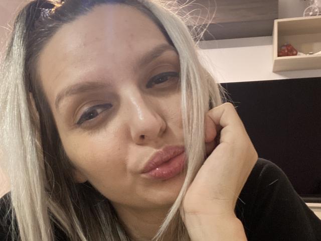 DouceAmelia - Live sex cam - 19340798