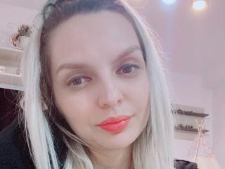 DouceAmelia - Live sex cam - 19340826