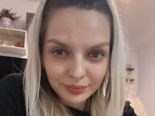 DouceAmelia - Live Sex Cam - 19340842