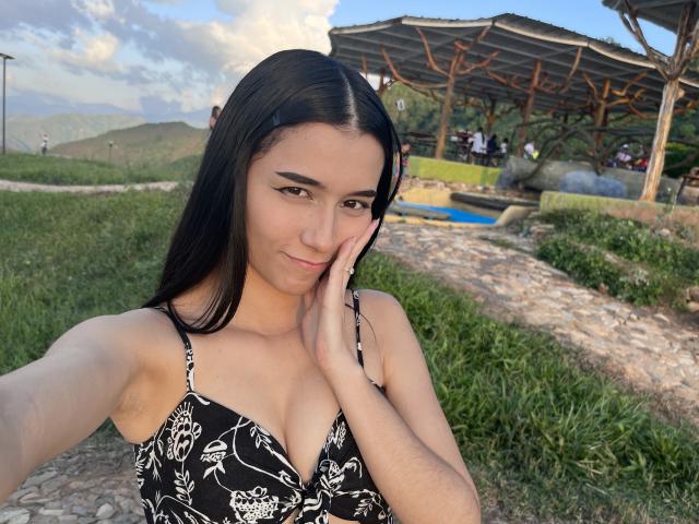 DeisyWest - פורנו בשידור חי ומצלמת סקס - 19341218