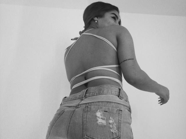 SaraSpanic - Live Sex Cam - 19345326