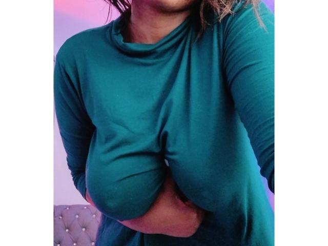 EmiraHot - Live porn &amp; sex cam - 19349318