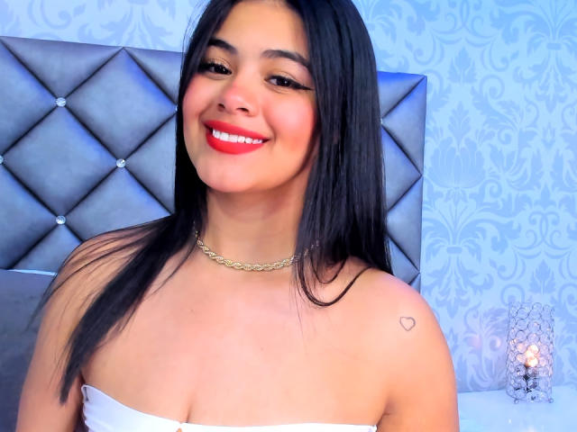 CassieRay - Live sex cam - 19349398