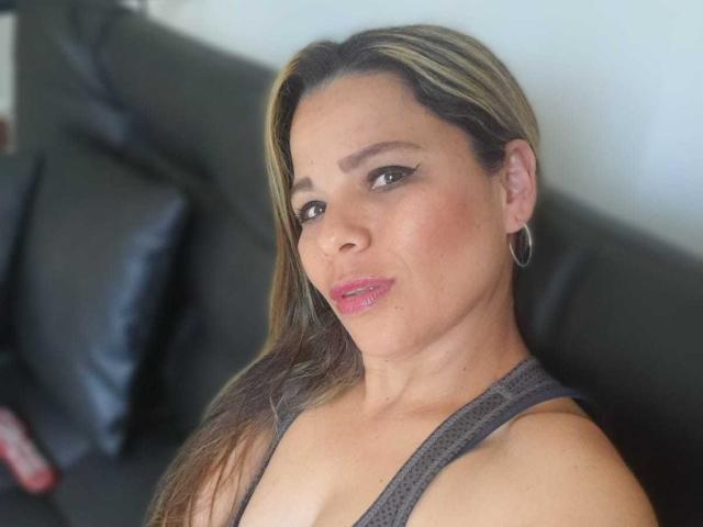 KarolJonson - Live sex cam - 19366158