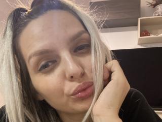 DouceAmelia - Live porn & sex cam - 19385138