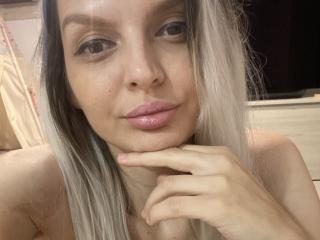 DouceAmelia - Live porn & sex cam - 19385162