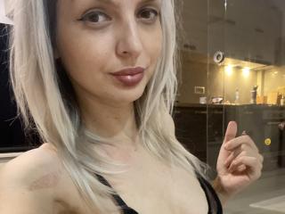 DouceAmelia - Live sexe cam - 19385210