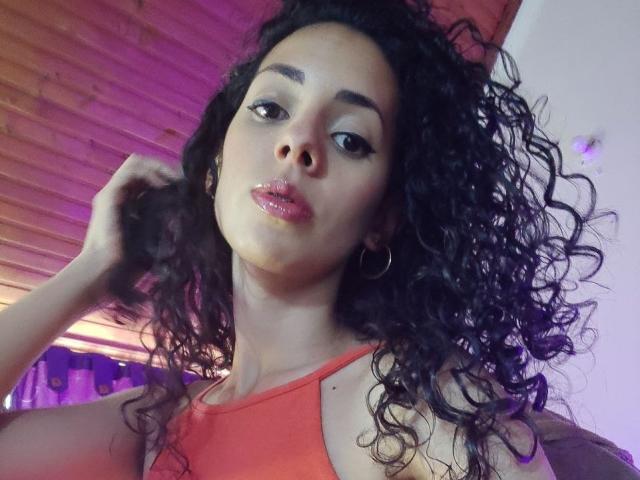 MoniqueCurlz - Live sex cam - 19385938