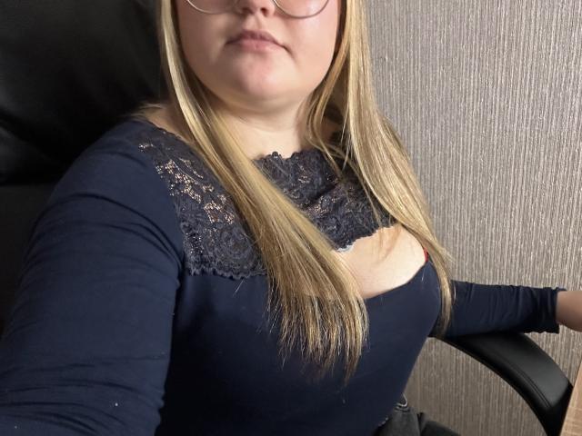 DiLaria - Live Sex Cam - 19394762