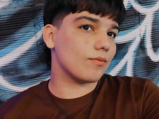 JhonnyHoward - Live sex cam - 19401234
