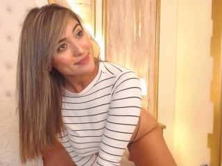 MaeCollins - Live porn & sex cam - 19402034