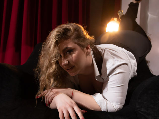 TrissieCaroline - Live sex cam - 19422810