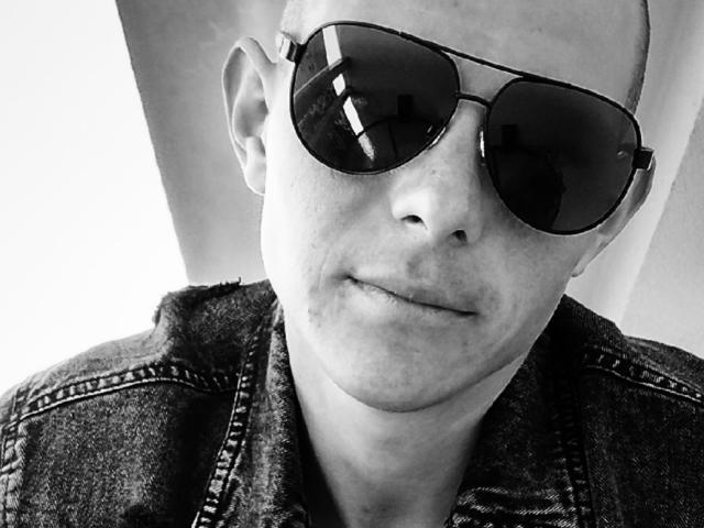 BruceDesire - Live sex cam - 19423062