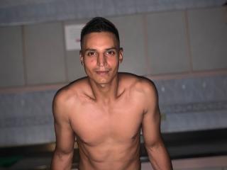 GabrielEmilio69 - Live sex cam - 19432754