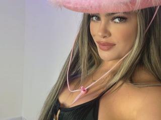 AprilStunt - Live sex cam - 19450690