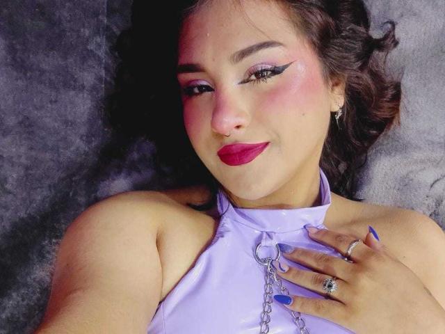 AvrilCherry - Live sex cam - 19466062