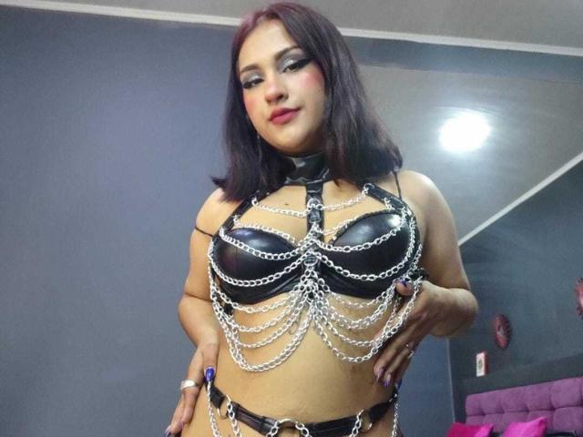 AvrilCherry - Live sex cam - 19466070