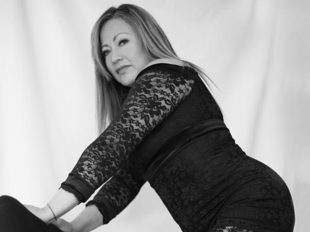 ChristinMoore - Live sex cam - 19472562