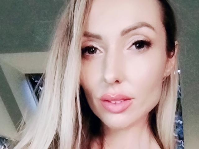 SexyEmila - Sexe cam en vivo - 19475822